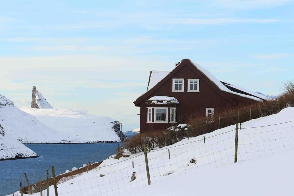 Cosy Groundfloor Apartment Sørvágur Exteriör bild